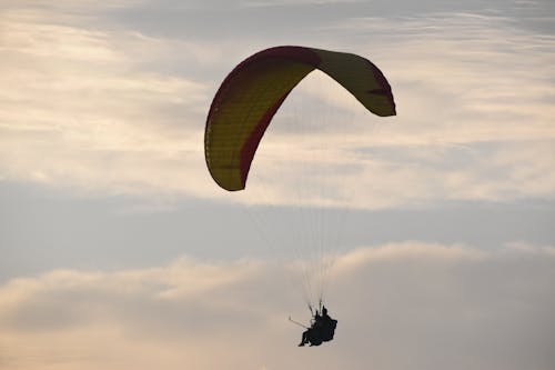 Bir Billing Sunset Paragliding