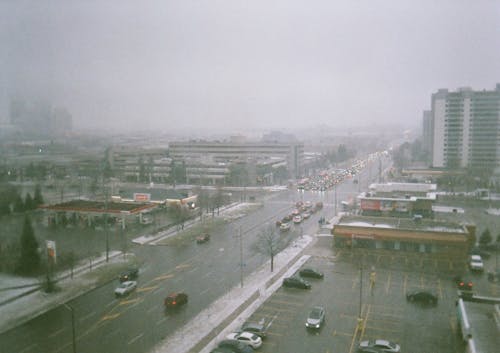 Fotobanka s bezplatnými fotkami na tému 35 mm film, city street, filmová kamera