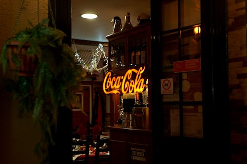 Verlichte Coca Cola Signage