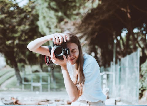 Foto De Mujer Tomando Una Foto