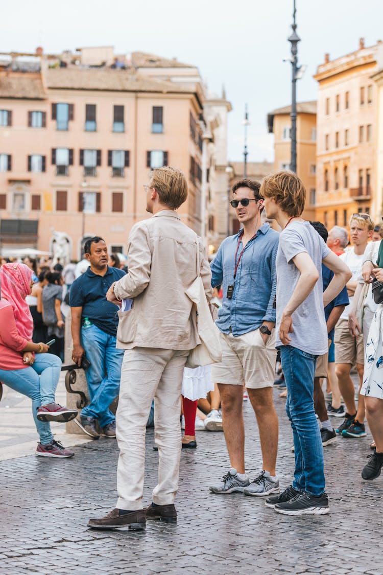 The Center Of Rome Full Of Tourists