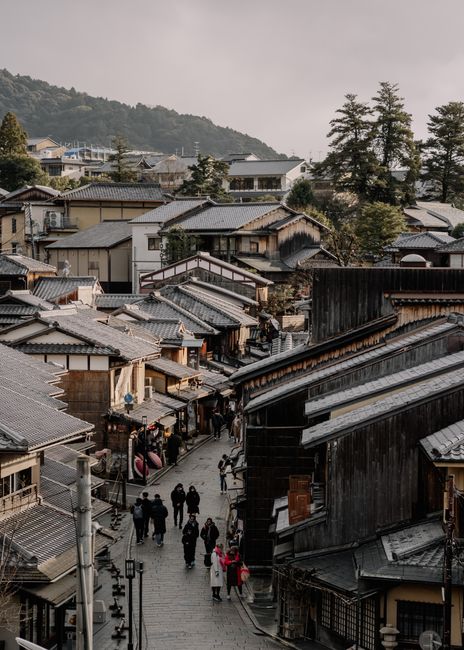 Traditional wooden houses along scenic Sannenzaka Street in Kyoto's Higashiyama district.