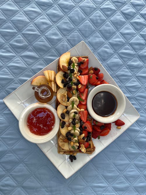 Free Fresh Fruit Slices on a Plate Stock Photo