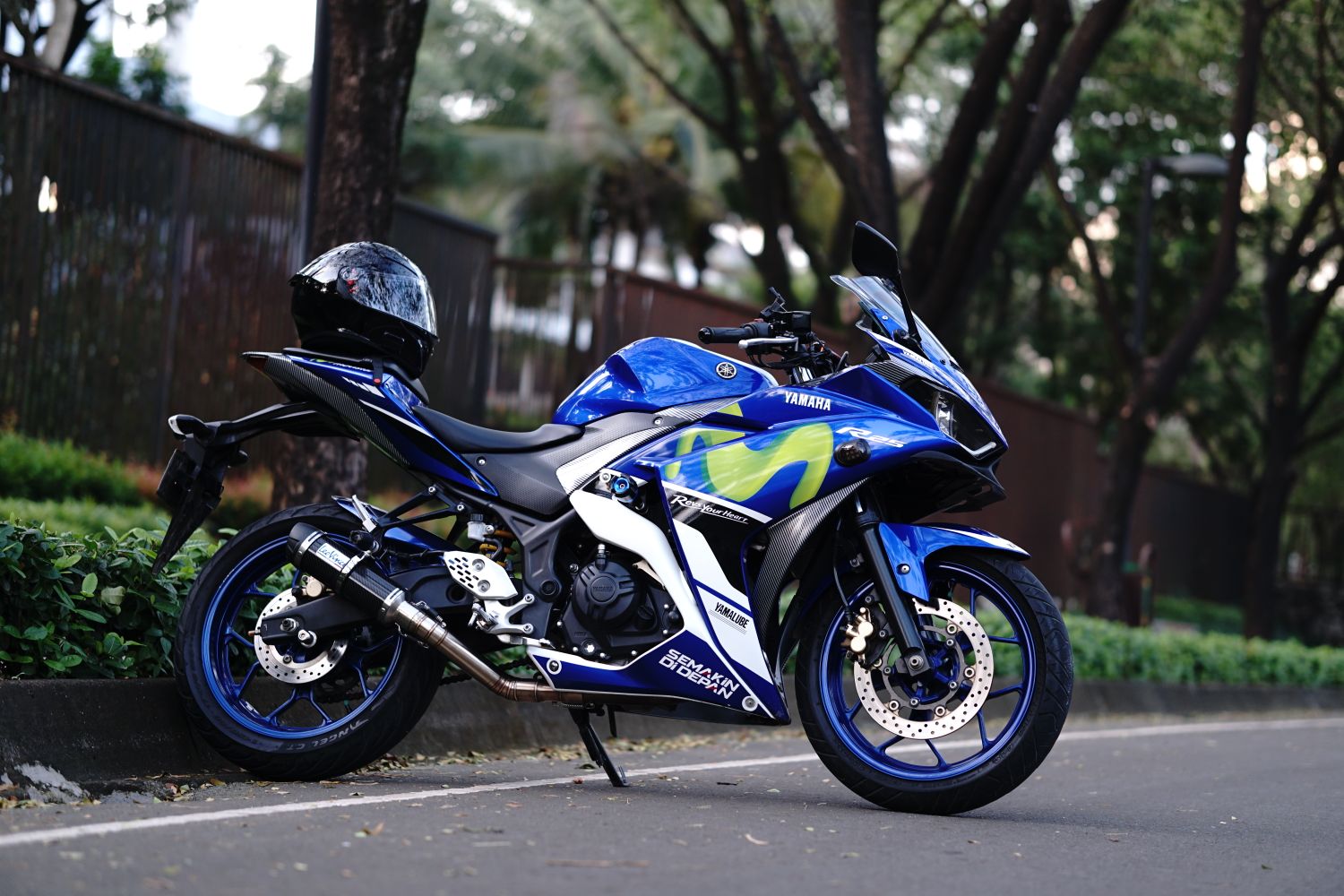 4.480+ Fotos y Imágenes de Yamaha r3 Gratis · Banco de Fotos Gratis