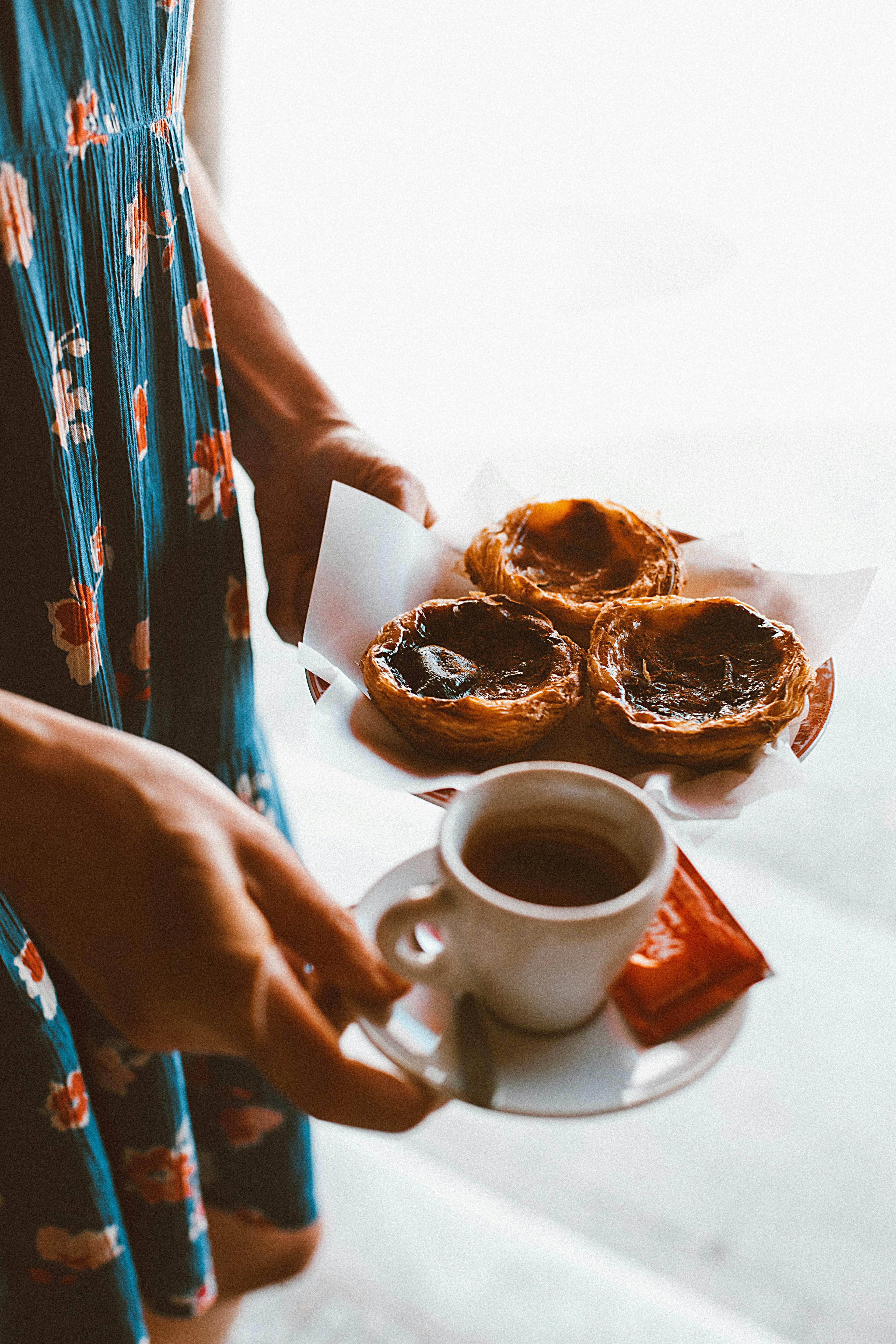 Foto stok gratis tentang camilan cangkir cangkir kopi Foto stok gratis tentang camilan cangkir cangkir kopi