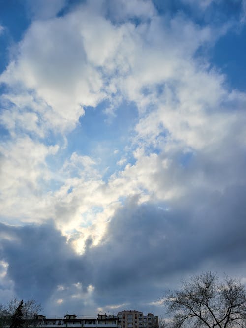 bulutlar, gökyüzü, Mavi gökyüzü içeren Ücretsiz stok fotoğraf