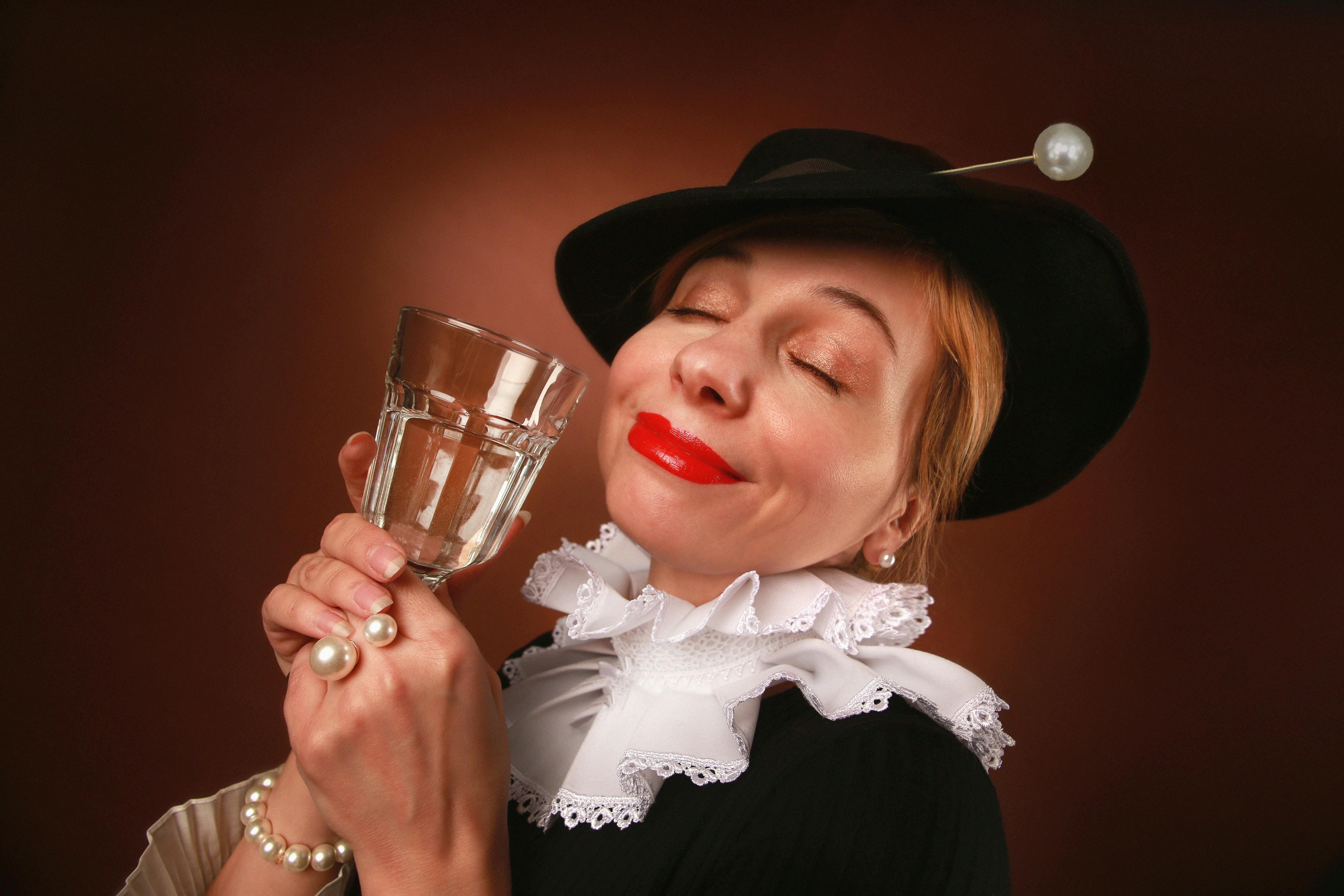 Miss Manners: Why must I go along with these farcical ‘wedding’ events when couple is already married? — Photo by Vika Glitte
