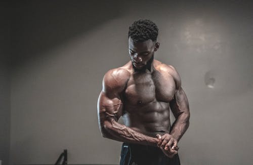Foto Des Mannes Mit Muskulösem Körper