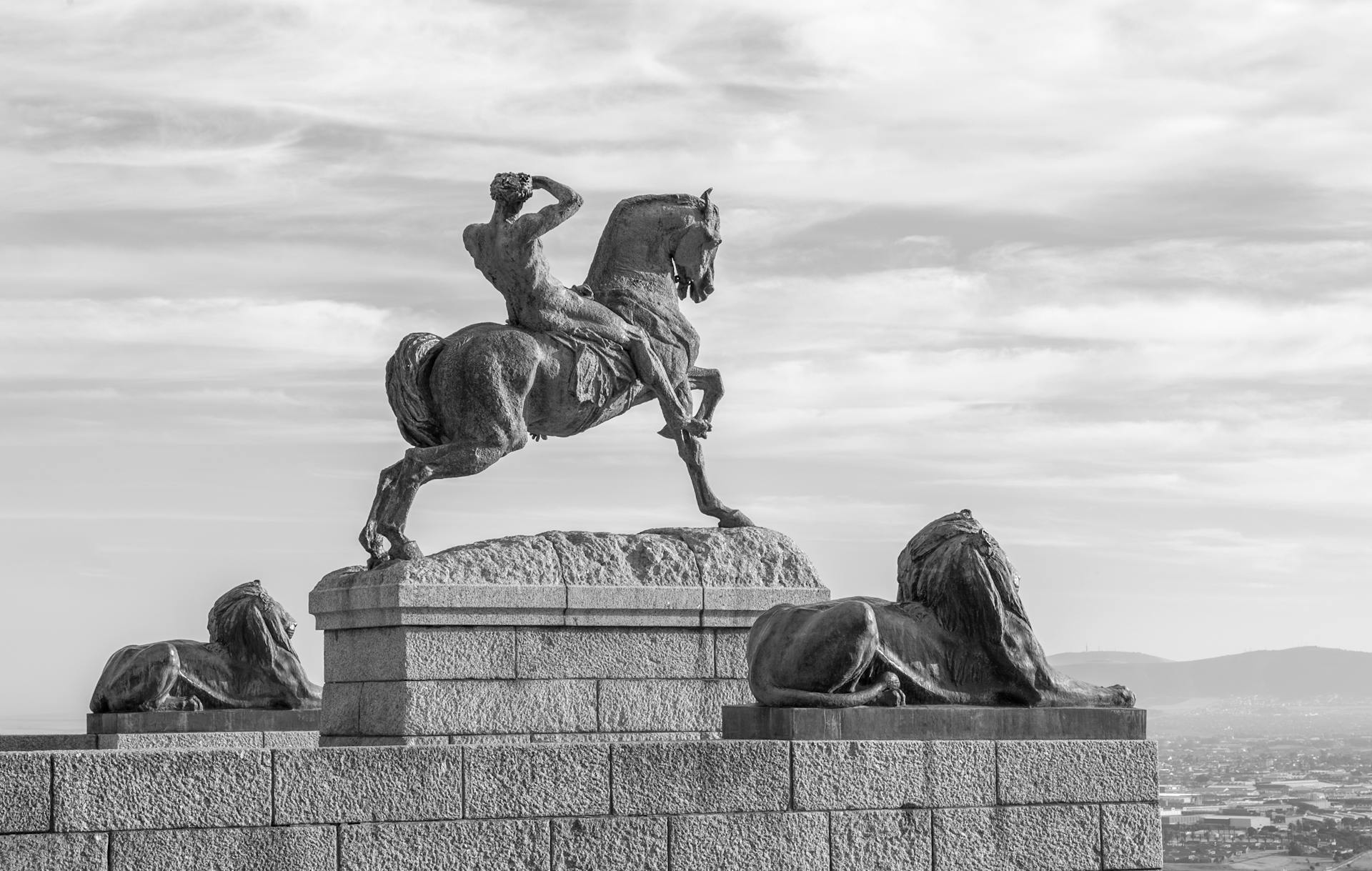 Rhodes Memorial Statue