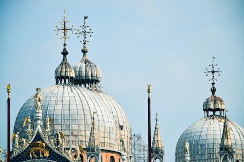 Foto profissional grátis de basílica de são marcos, céu, cidade