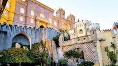 探索葡萄牙辛特拉佩纳宫这座历史地标丰富多彩的建筑