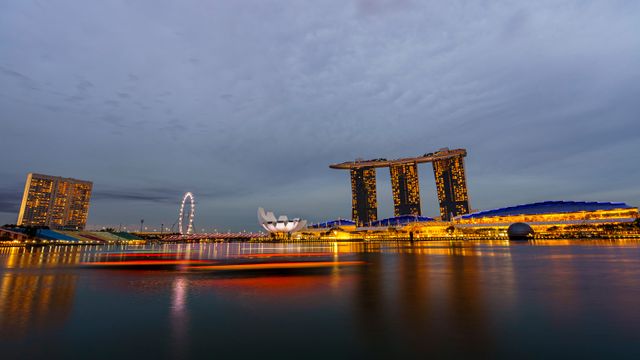 What are the Top Attractions in Singapore