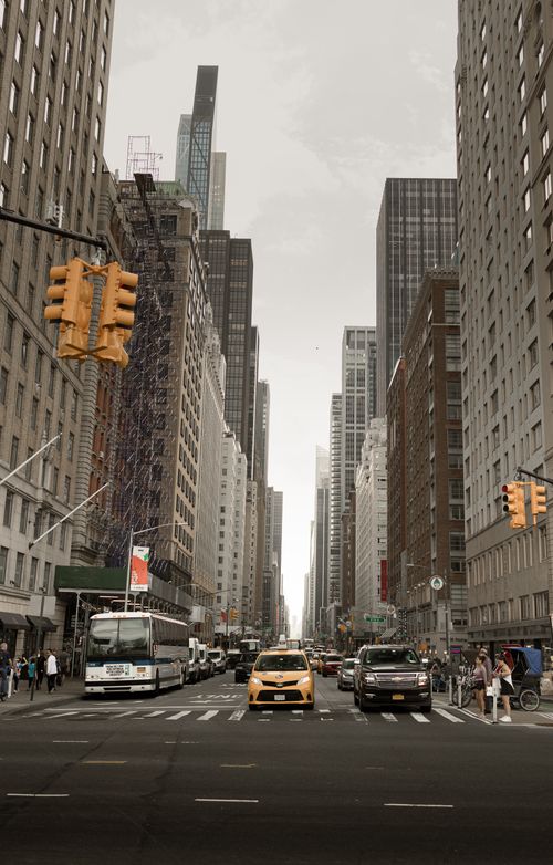 Free Dynamic cityscape of New York City, showcasing busy streets and iconic skyscrapers. Stock Photo
