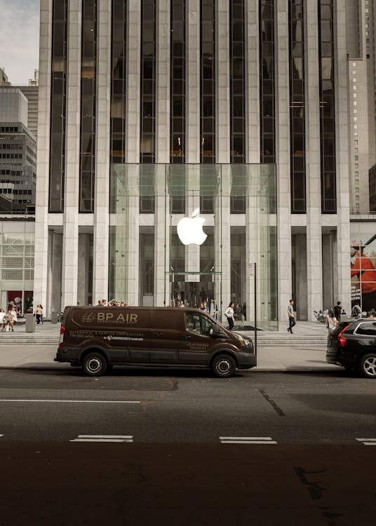 Apple store new york city hi-res stock photography and images - Alamy