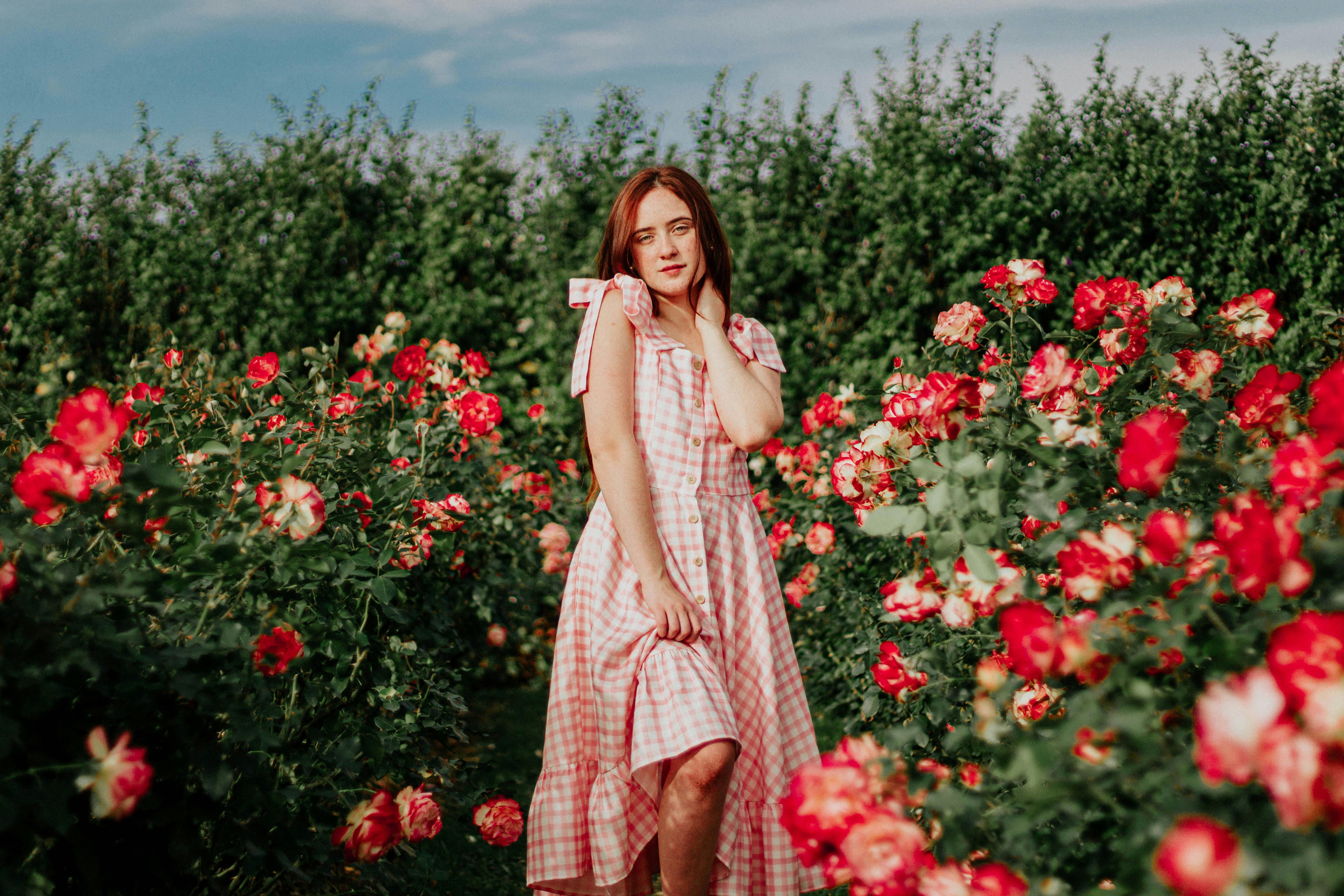 Person actively working on a laptop with multiple screens, illustrating the daily processes of a top-tier SEO copywriter