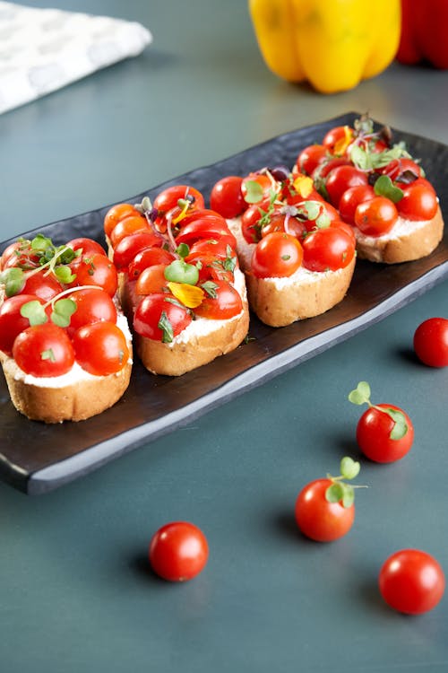 Toasts with Fresh Cherry Tomatoes