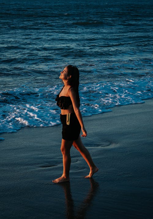 Foto profissional grátis de areia, descalço, descanso