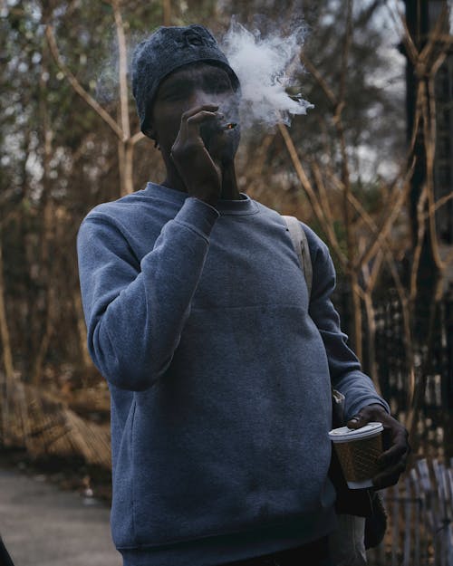 無料 アフリカ系アメリカ人, おとこ, 喫煙タバコの無料の写真素材 写真素材