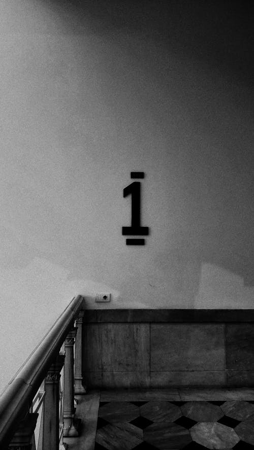 Foto d'estoc gratuïta de balaustrada, blanc i negre, dígit