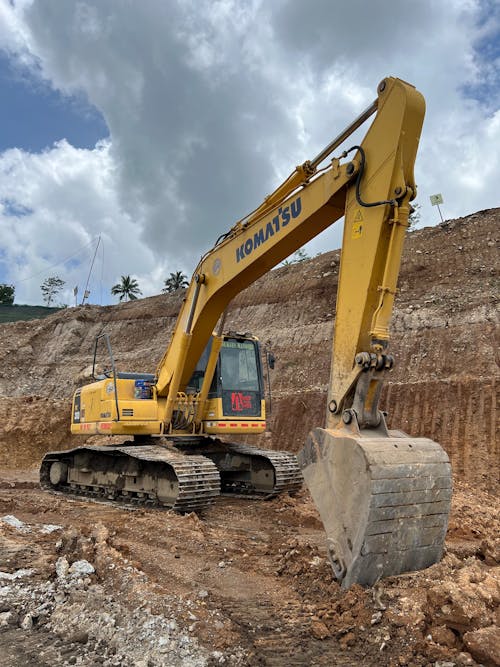 Foto profissional grátis de amarelo, equipamento, komatsu