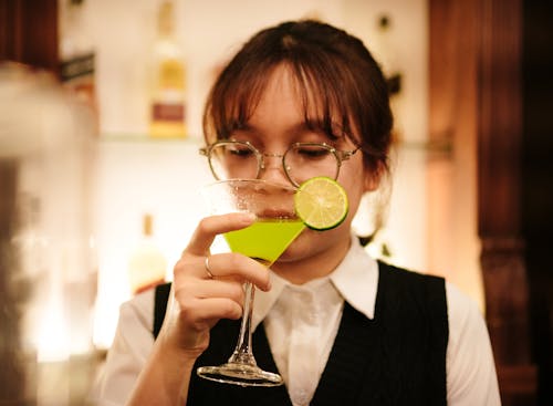 Ilmainen kuvapankkikuva tunnisteilla aasialainen tyttö, alkoholi, baari