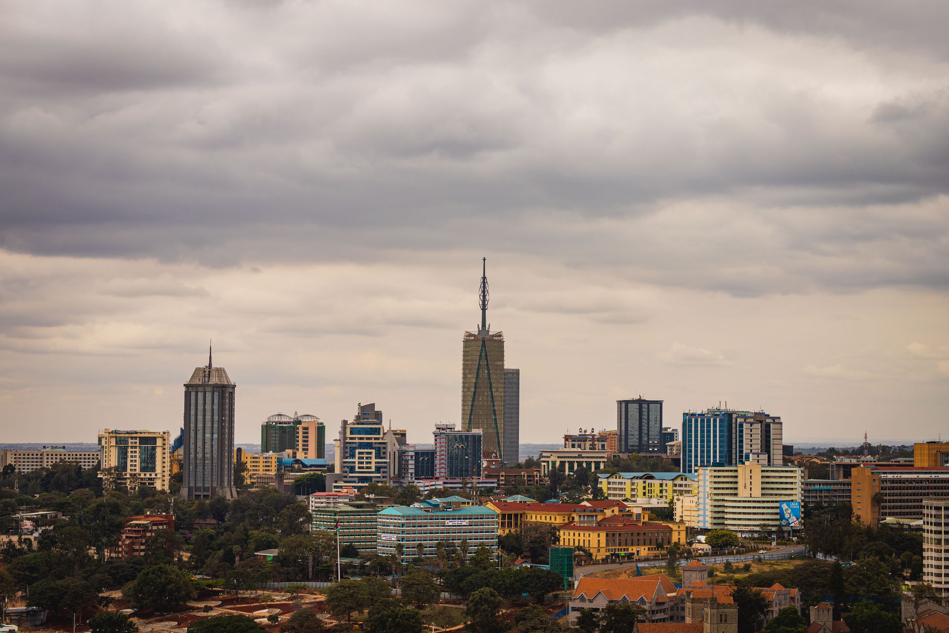 Vue aérienne des gratte-ciel de Nairobi