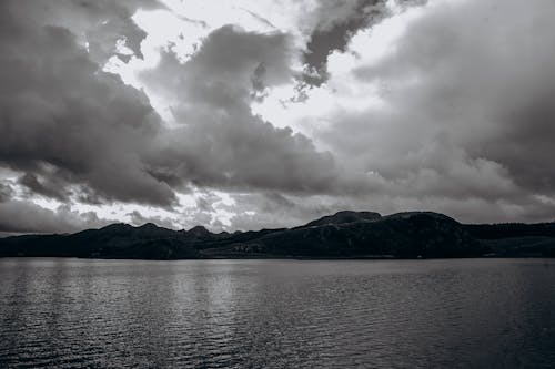 Foto profissional grátis de cênico, lago, montanhas