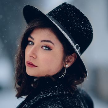 Choose High-Quality Profile Photos