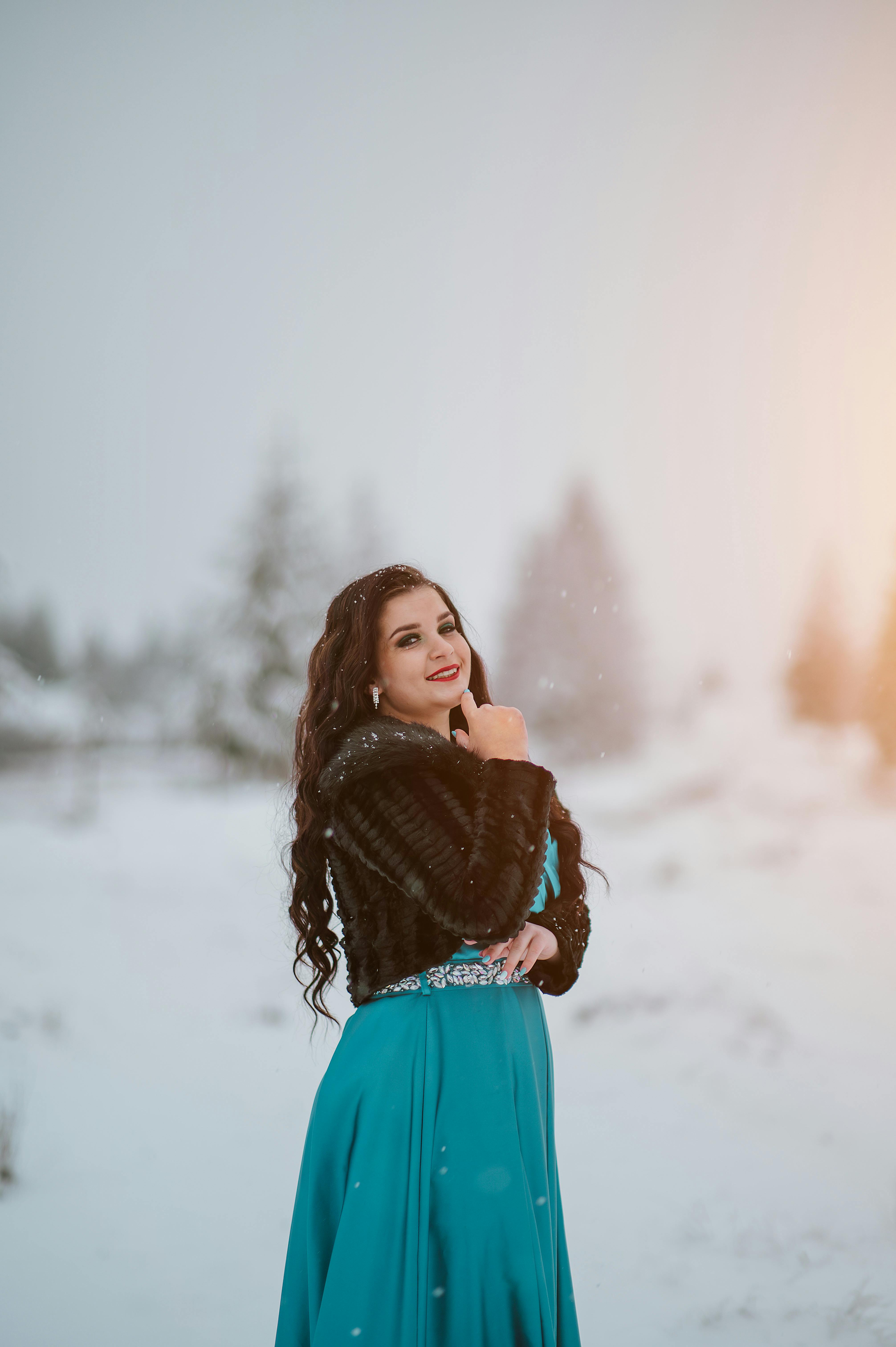 Winter Photoshoot Ideas: 7 Ideas for Unique Shots in the Cold