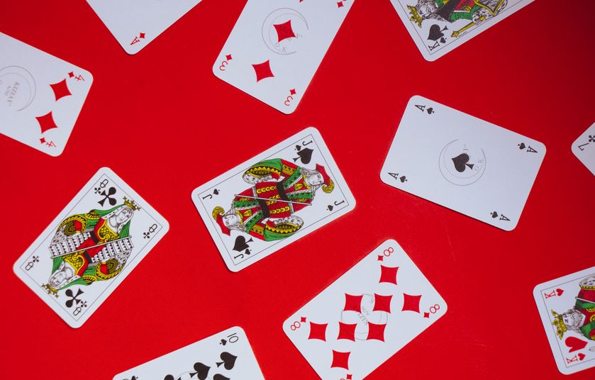 Online Casino: Spielautomaten und Live-Spiele im Überblick