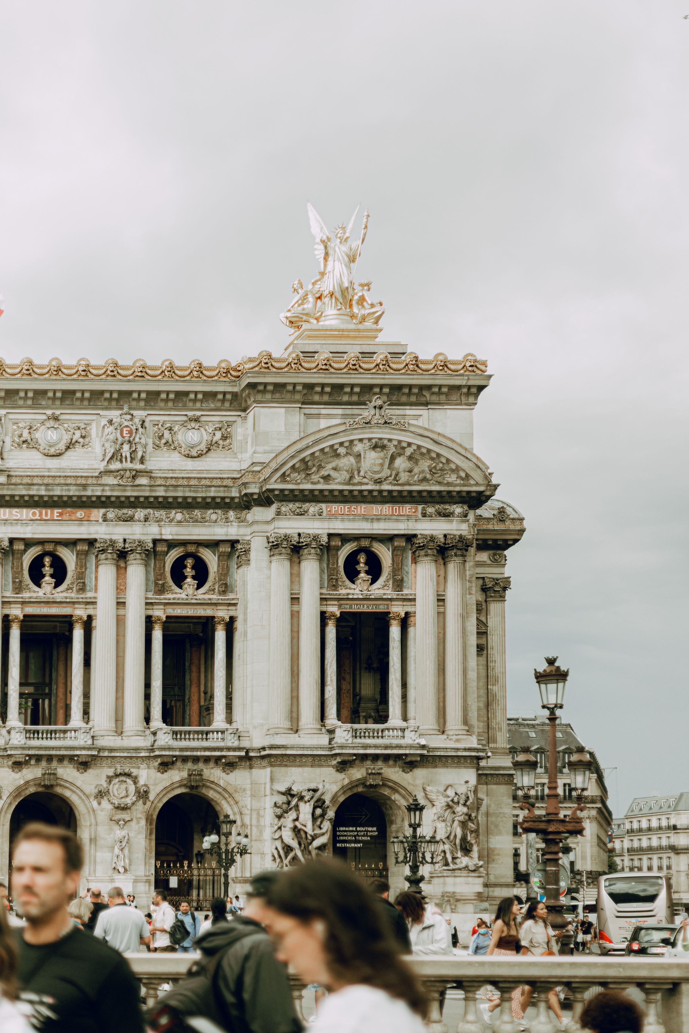 Paris Slow Fashion & Light – 5-Day Visual Culture Loop