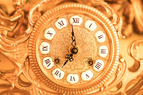 Photos gratuites de antiquité, cadran, horloge d'or