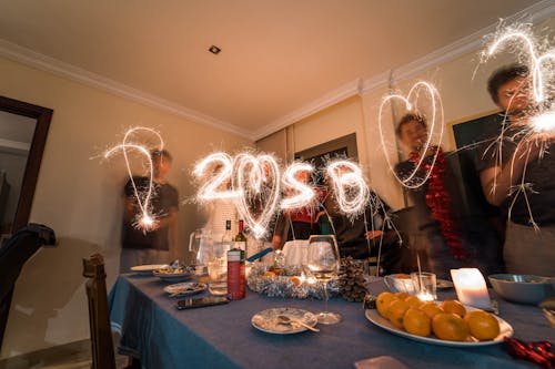 Fotobanka s bezplatnými fotkami na tému izba, light-painting, ľudia