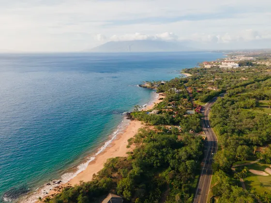 Stay in Kahului, Central · closest to the summit road