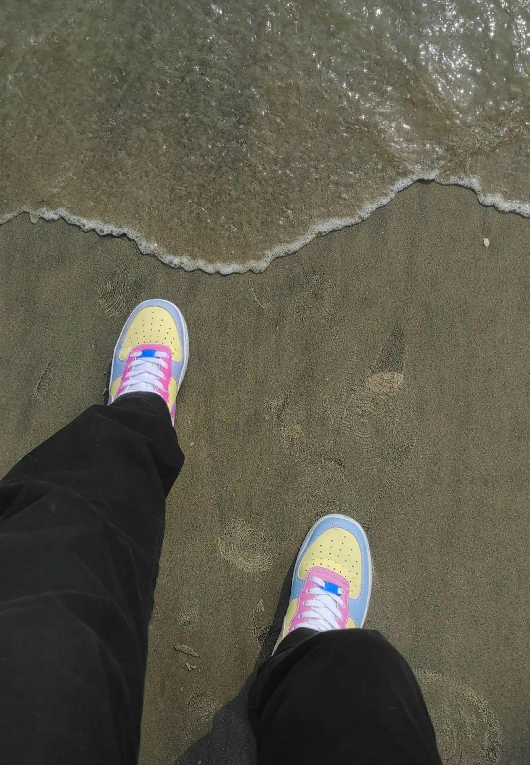 People Wave Photos, Download The BEST Free People Wave Stock Photos