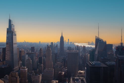 Immagine gratuita di alba, alba precoce, alti edifici