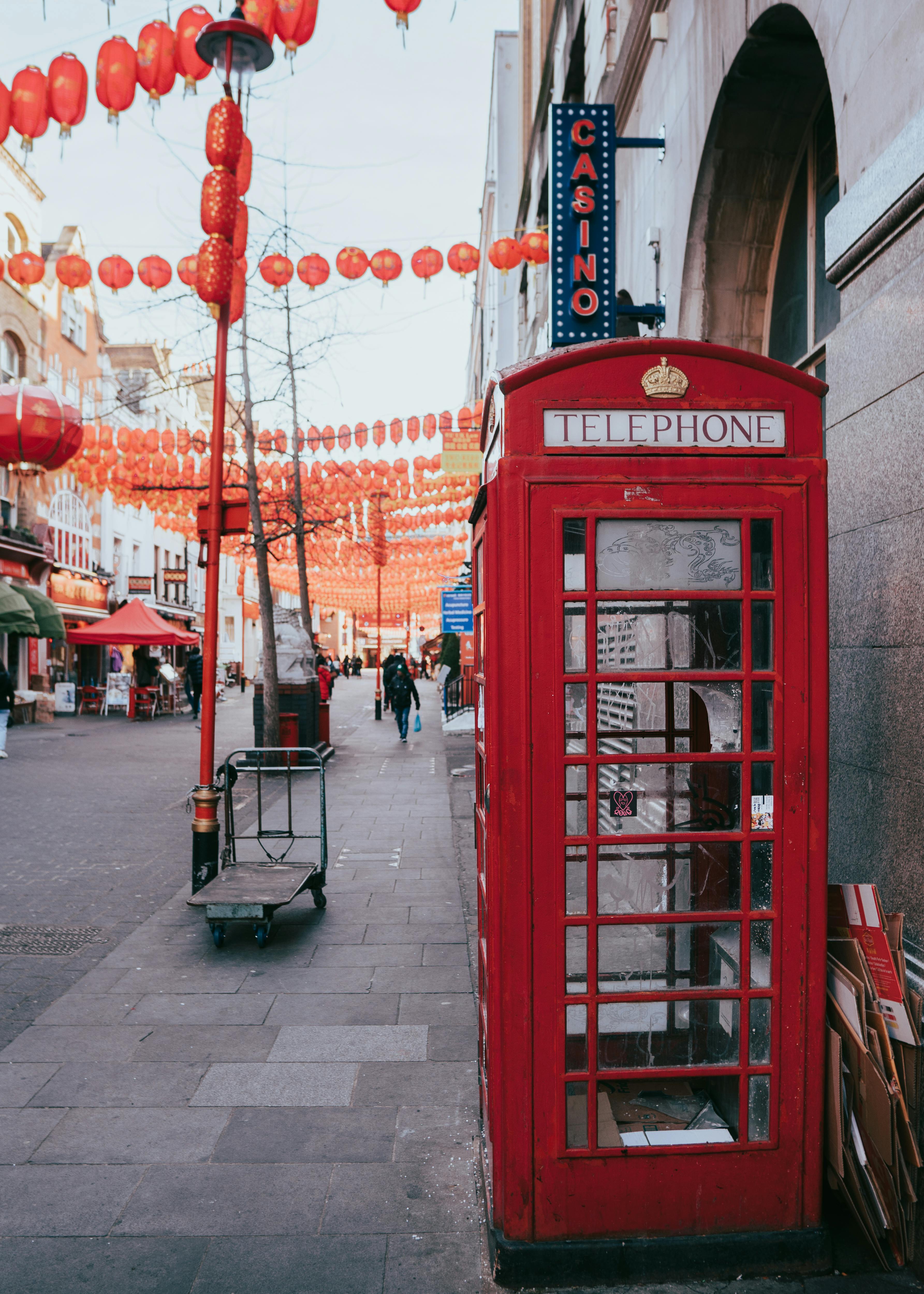 Why Traditional Photo Booths Can' 
                style=