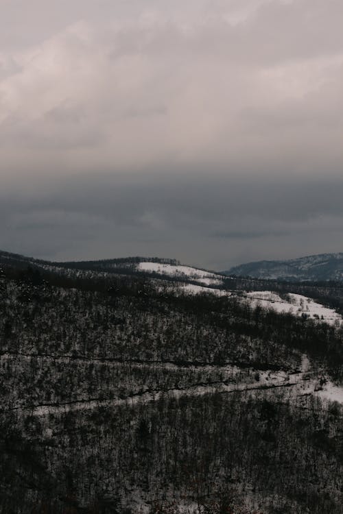 Darmowe zdjęcie z galerii z chmury śnieg, góry, krajobraz