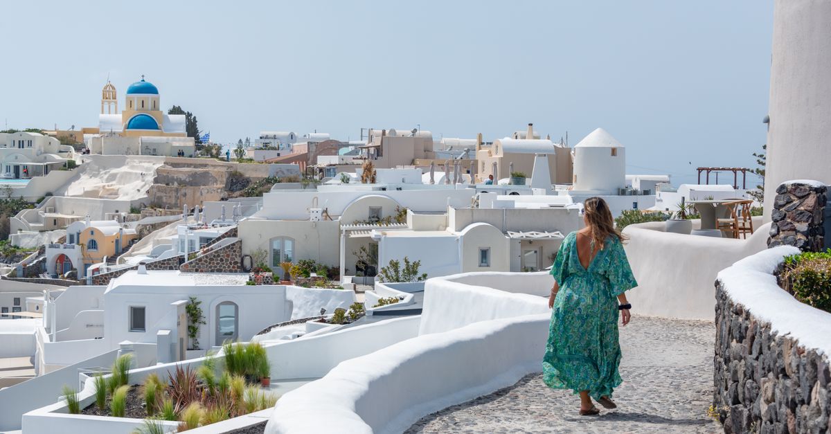 Hidden Gems in Santorini: Off the Beaten Path