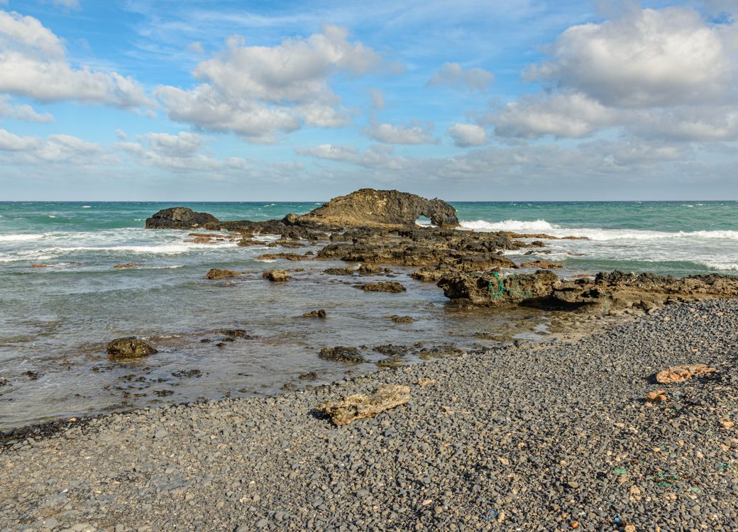 Beach Side Rocks Top Rocks on the Beach · Free Stock Photo