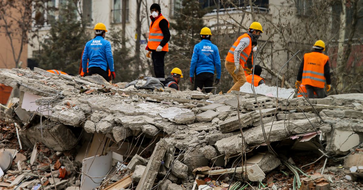 Recover Rescue Rescue Team after Earthquake · Free Stock Photo