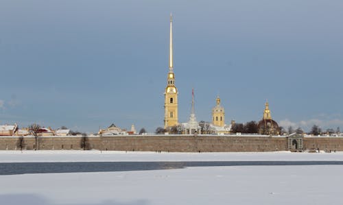 Photos gratuites de citadin, église, fleuve