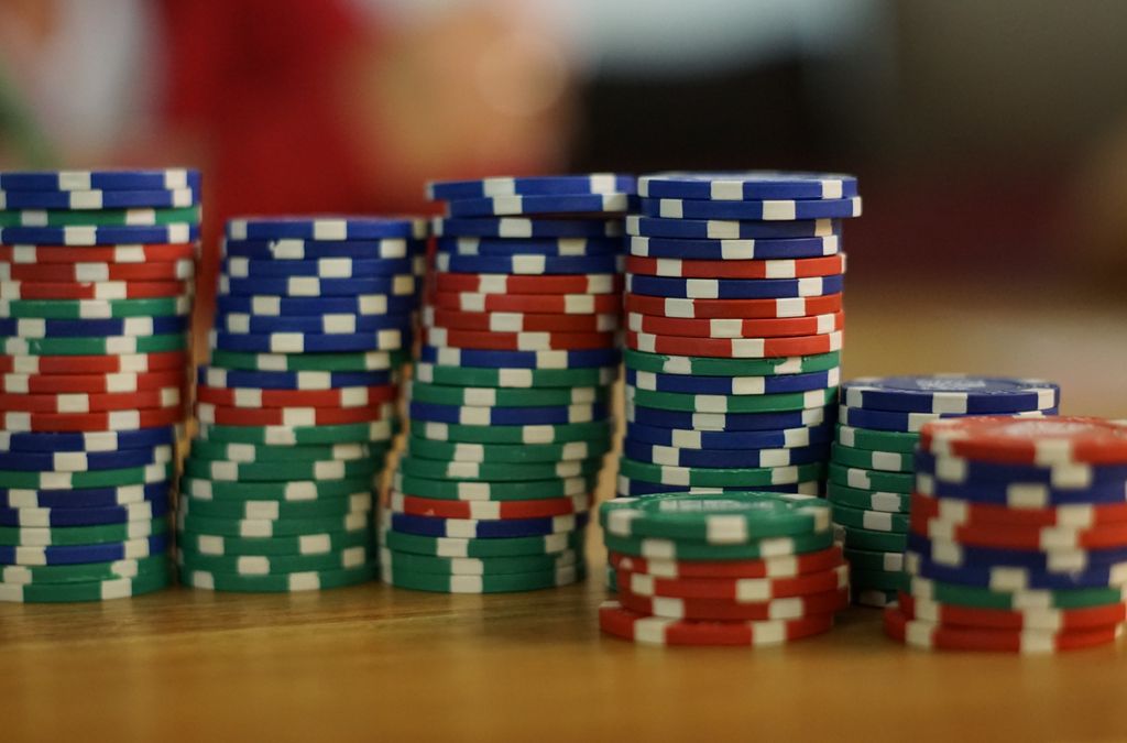 Online Casino: Spielautomaten und Live-Spiele im Überblick
