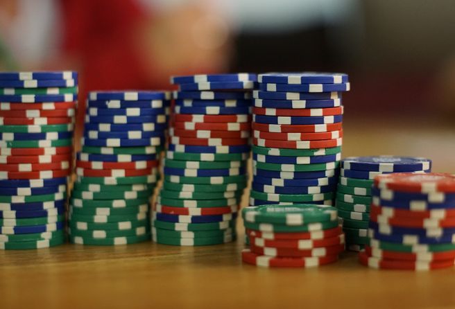 Online Casino: Spielautomaten und Live-Spiele im Überblick