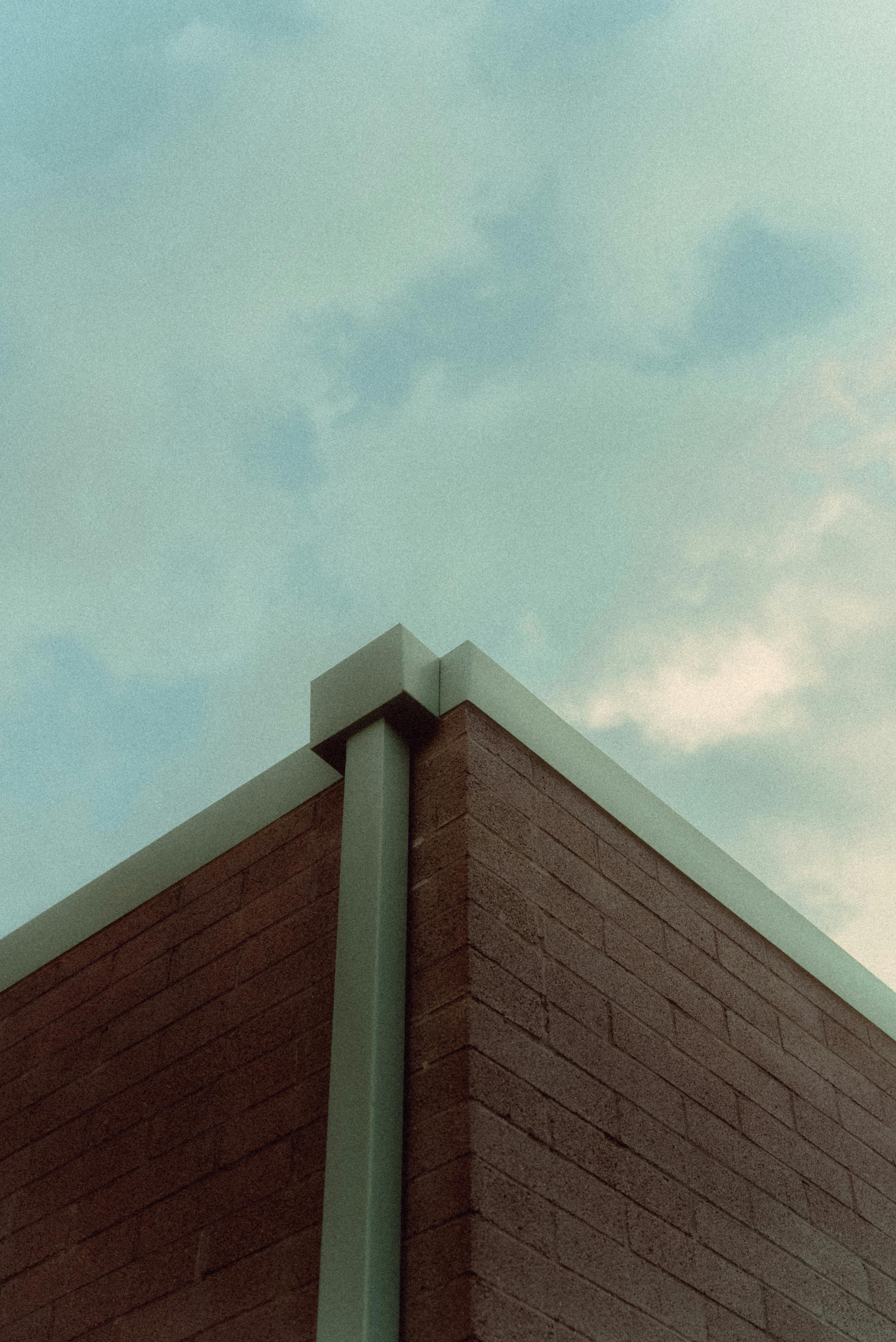 Gratuit Vue En Contre Plongée Du Coin D'un Bâtiment Moderne  Photos