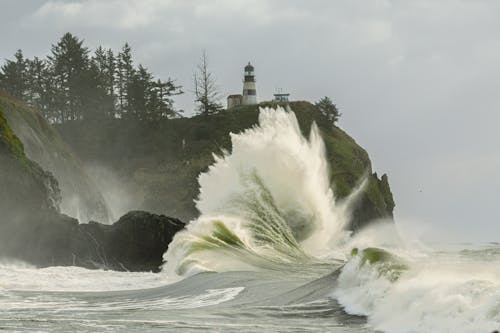 免費 岩石, 懸崖, 波浪撞擊 的 免費圖庫相片 圖庫相片