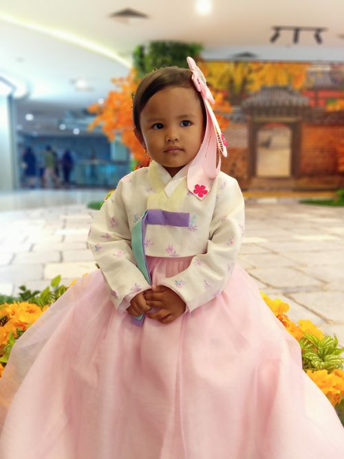 Free Beautifull girl with Hanbok Stock Photo