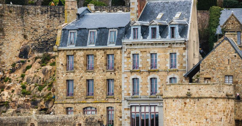 Blason Normandie : Histoire et Symboles Complets