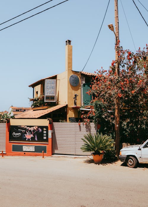 Restaurant Building in Agios Gordios