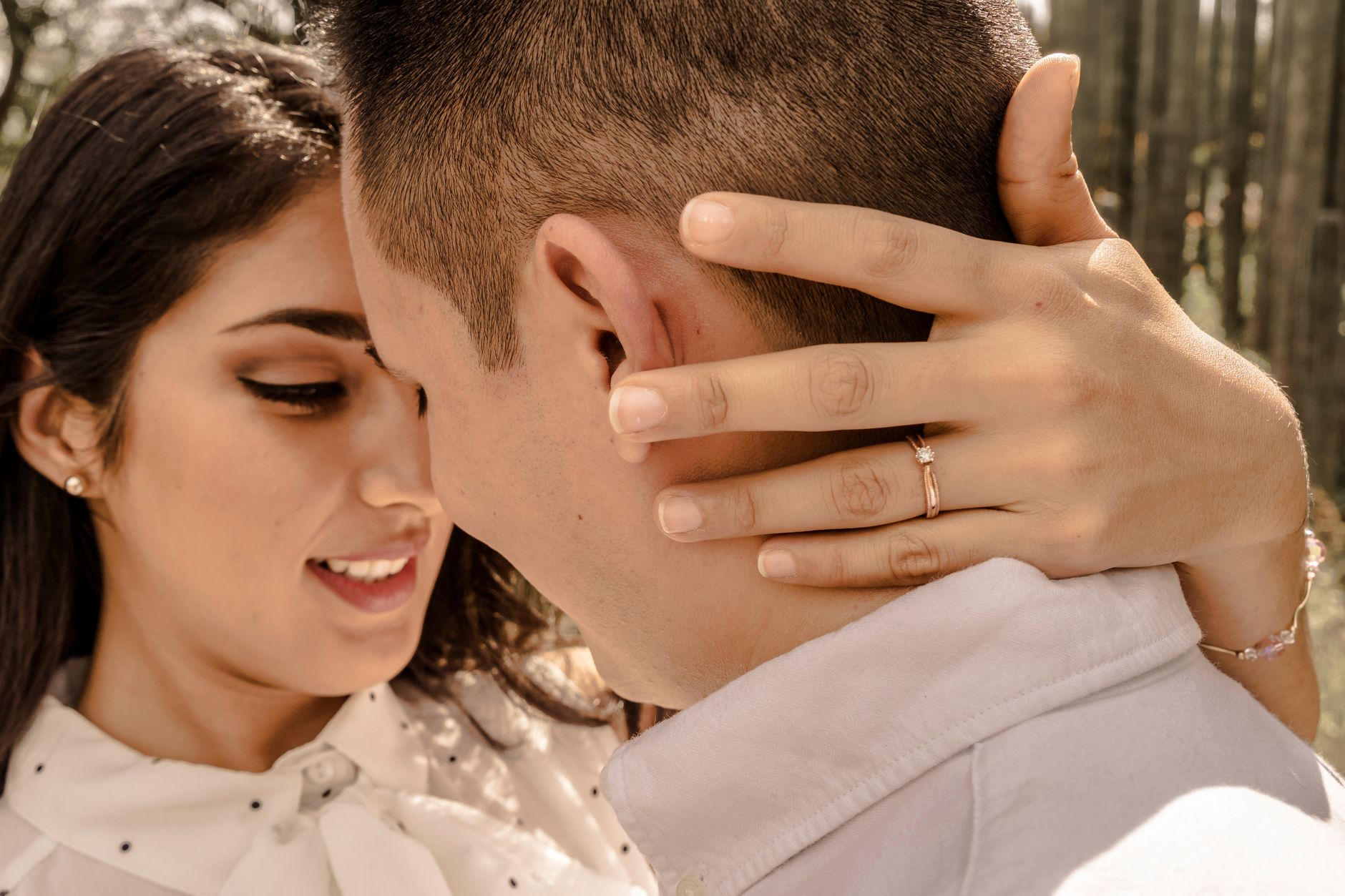 Mariana Rios celebra noivado com João D'Ávila, pai de seu filho